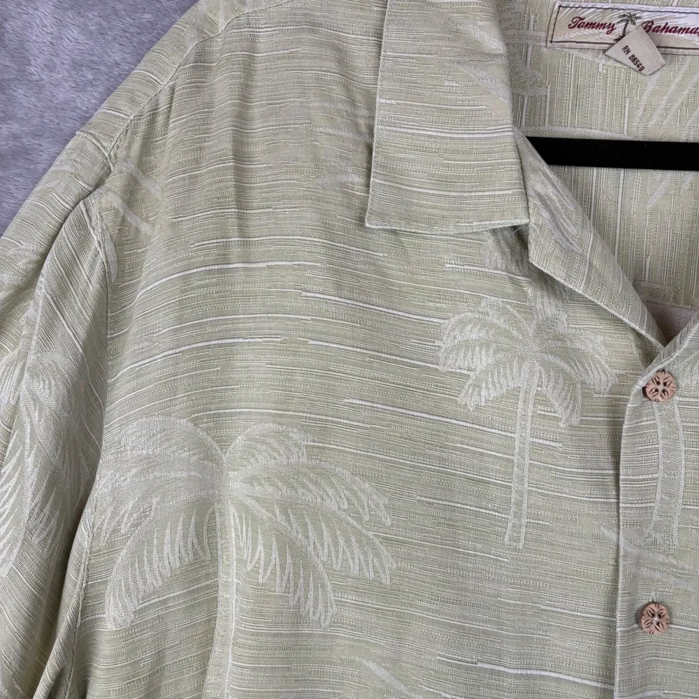 Tommy Bahama Camp Shirt Green 100% Silk Hawaiian Palm Trees Wooden Buttons Men L - Picture 7 of 12